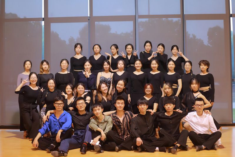 中南财经政法大学体育舞蹈队